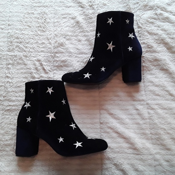 Boots - Picture 3 of 4